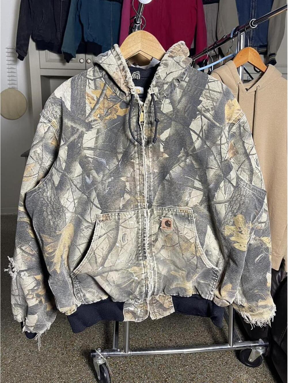 Vintage 90s Carhartt Real Tree Camo Jacket